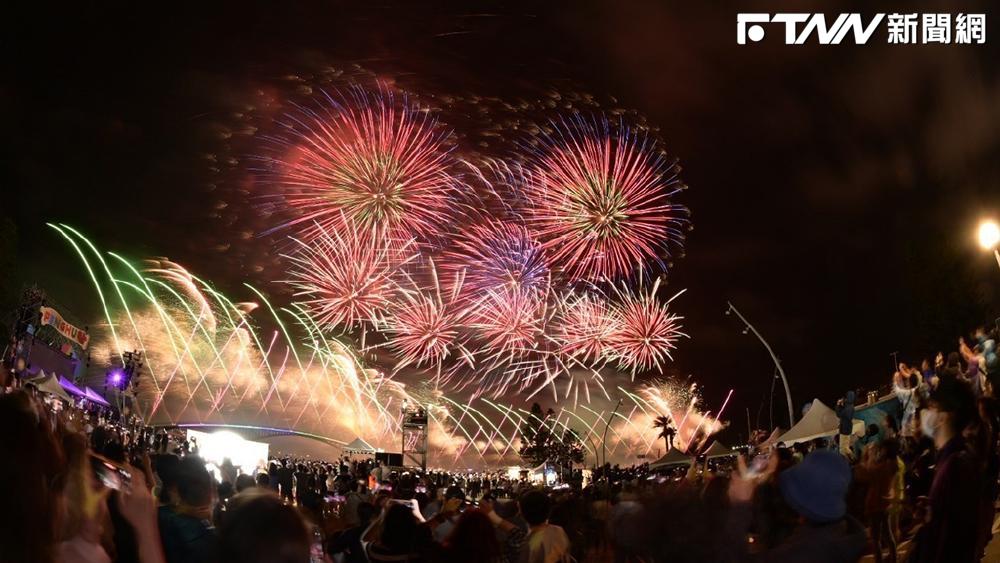 ▲ 2024澎湖國際海上花火節煙火秀。（圖／澎湖縣政府）