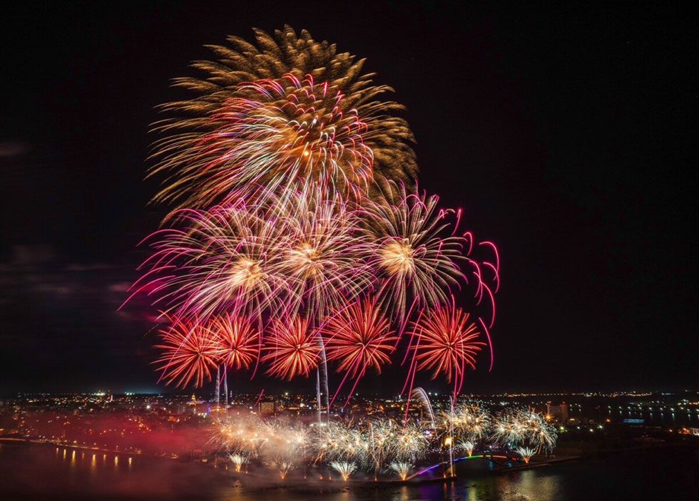 「花生漫畫75週年－探索澎湖夢幻之旅」2025澎湖國際海上花火節盛大開幕